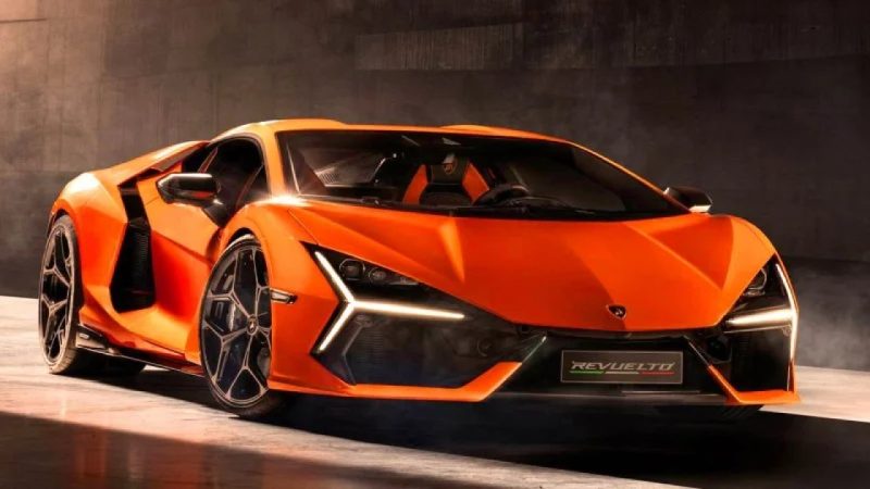 Lamborghini 26 yıl sonra logosunu güncelledi.