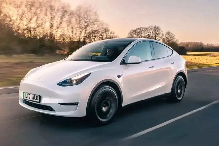 Tesla, Çin’deki şiddetli EV rekabetinin ortasında düşük maliyetli araba planlarını iptal etti