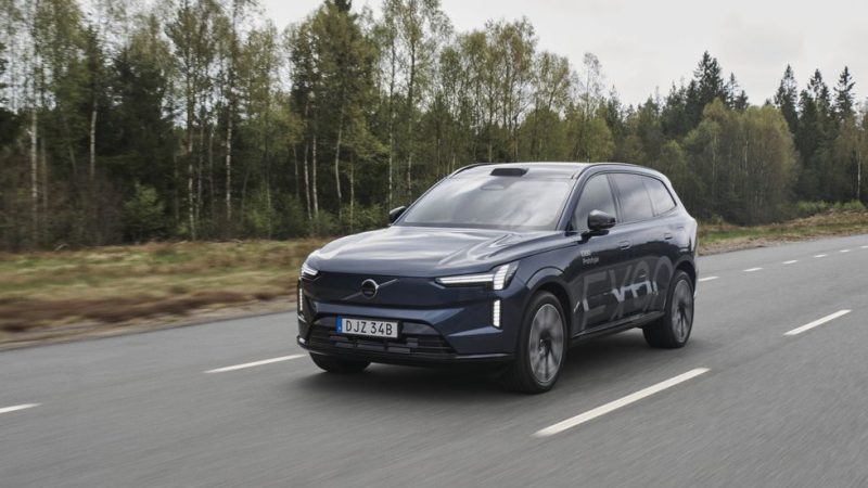 2025 Volvo EX90 Eksik Özelliklerle Müşterilere Ulaşacak