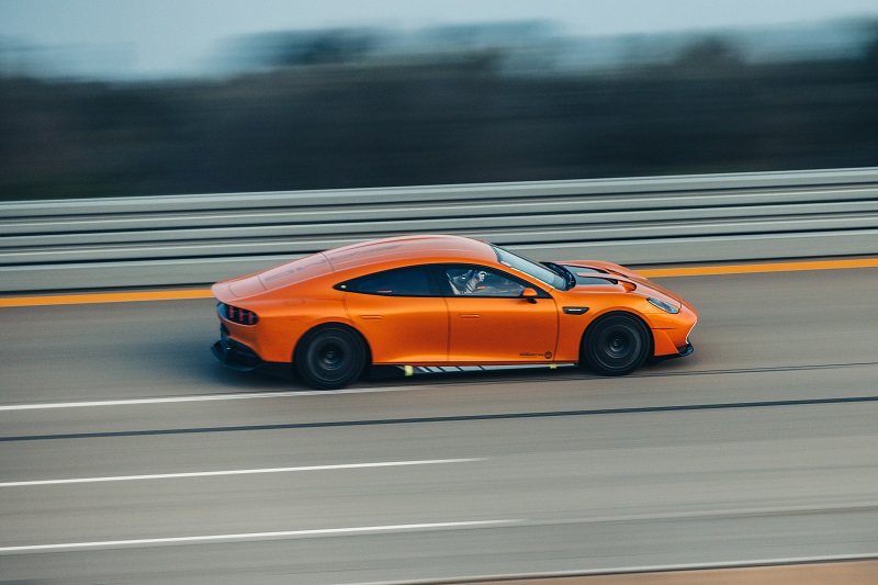 🚘 Mercedes-AMG Concept GT XX: Rekorları Altüst Eden Elektrikli Süper Otomobil